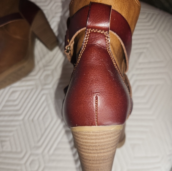 Booties - Picture 3 of 6